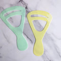 2pcs/ Eyebrow Drawing Assistant - Natural Arc eyebrow shaping card, reusable plastic template, convenient to carry during travel